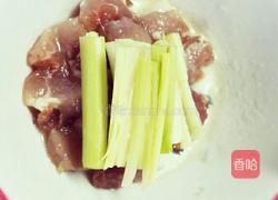 青瓜炒肉的做法图解2