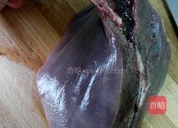 青椒炒猪肝的做法图解1