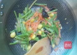 白果炒芹菜的做法图解5