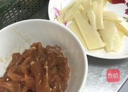 耗油鸡肉炒笋片的做法图解1