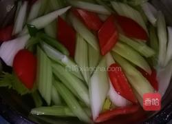 清炒西芹的做法图解2