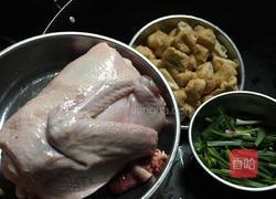 油豆腐炒鸭肉的做法图解1