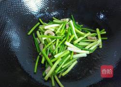 蒜苗炒肉丝的做法图解6