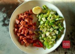 芹菜碎炒火腿的做法图解1