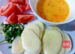 番茄土豆鸡蛋汤的做法图解1