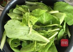 小白菜热汤面的做法图解1