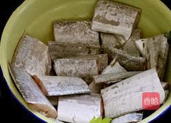 糖醋带鱼的做法图解1