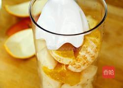 鲜榨蜜梨香橙汁的做法图解7