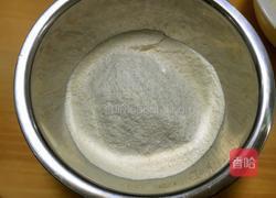 蛋白椰丝球的做法图解2