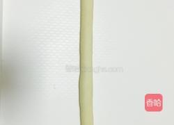 蒜蓉肠花卷的做法图解3