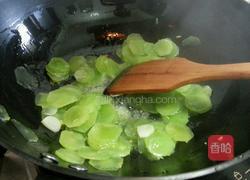 莴笋鱼片汤的做法图解5