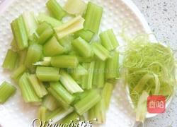 素炒芹菜百合的做法图解4