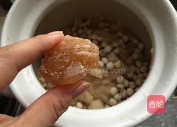 银耳莲子羹的做法图解7