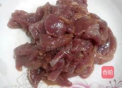 猪肉炒金针菇的做法图解1