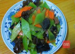 莴笋炒胡萝卜木耳肉的做法图解10
