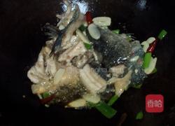 酸菜黑鱼的做法图解3