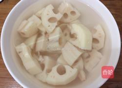 莲藕焖排骨的做法图解1