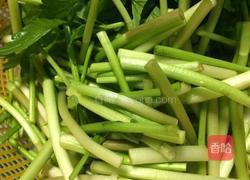 野芹炒腊肉的做法图解2