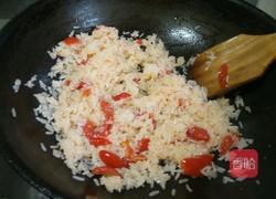 圣女果炒饭的做法图解5