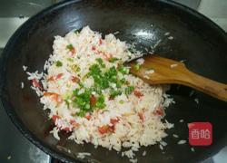 圣女果炒饭的做法图解6