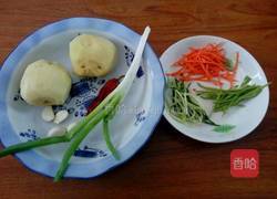 凉拌酸辣土豆丝的做法图解1