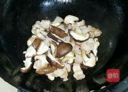 蘑菇炒肉的做法图解5