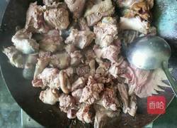 东北小笨鸡炖蘑菇的做法图解4