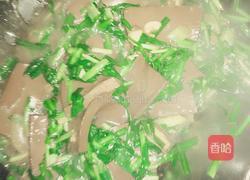 韭菜炒鸭血的做法图解5