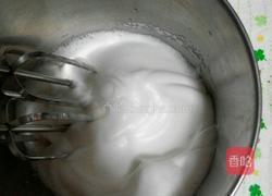 草莓淡奶油蛋糕卷的做法图解4