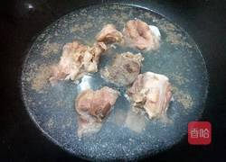 土茯苓筒骨汤的做法图解3