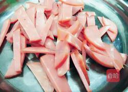 清爽小菜青椒包菜炒培根的做法图解2