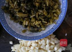 笋丁炒雪里蕻的做法图解1