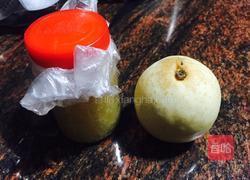 雪梨炖蜜糖的做法图解1