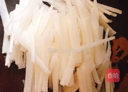 鲫鱼萝卜丝汤的做法图解2