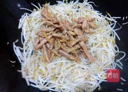 瘦肉炒豆芽的做法图解7
