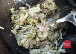 酸菜炒肉的做法图解5