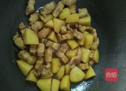 红烧肉炖土豆的做法图解3