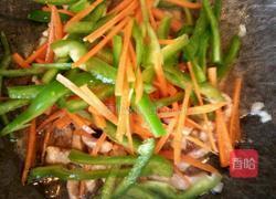 尖椒肉丝炒面的做法图解5