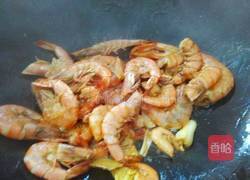 油爆河虾的做法图解5