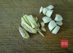 水煮酸菜大块鱼的做法图解2