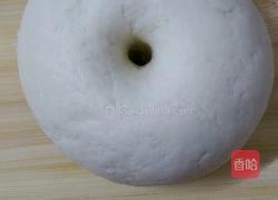 奶黄包子的做法图解2