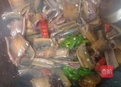 腊肉烧鳝鱼的做法图解4