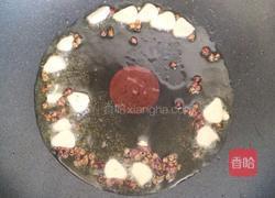 爆炒手撕杏鲍菇的做法图解3