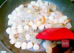 元貝蝦仁芝士焗意粉的做法图解6