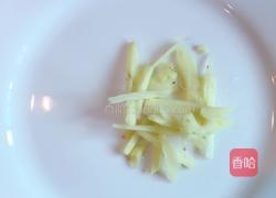 姜丝木耳蒸滑鸡的做法图解3