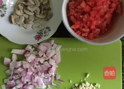 番茄蘑菇意面的做法图解1