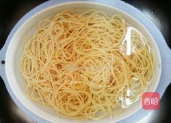 虾仁意面的做法图解4