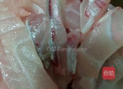 红椒脆皖鱼片的做法图解1