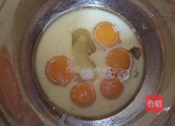 戚风蛋糕—八寸的做法图解3