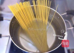 海螺三菇炒意面的做法图解2